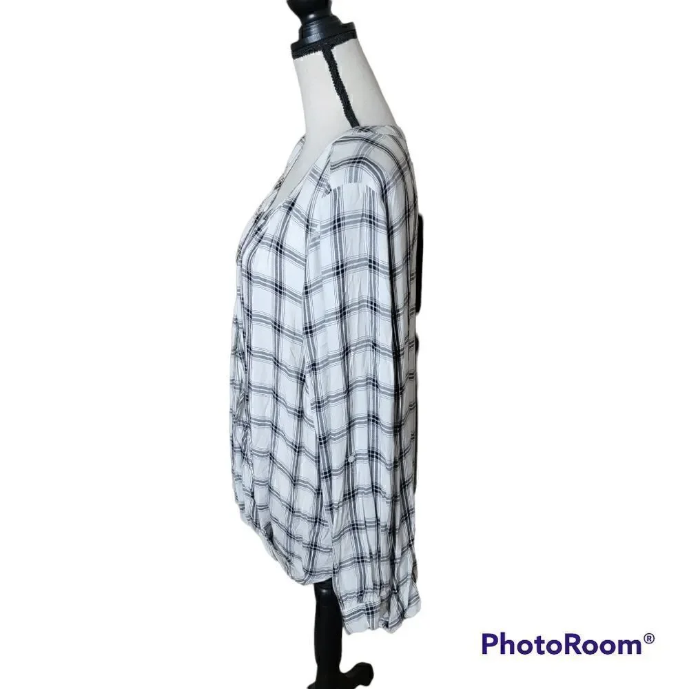 A.N.A. White and Blue Plaid Blouse with Split Neck. Size 3X.